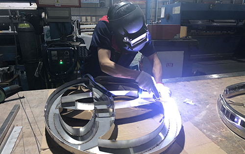 成人抖音下载標識LED91抖音轻量版介紹：LED91抖音轻量版字麵鋁板的布局