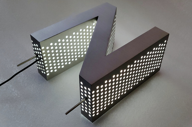 LED鏤空91抖音轻量版製作安裝的一些注意事項